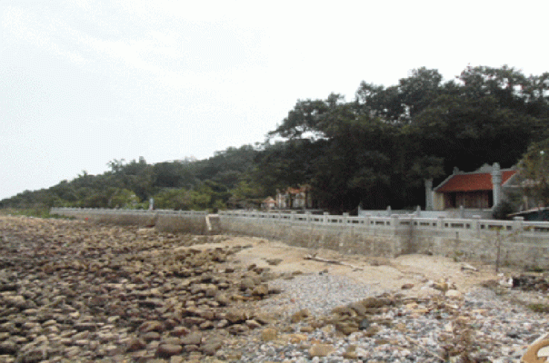 Ancient stone bank Dau island