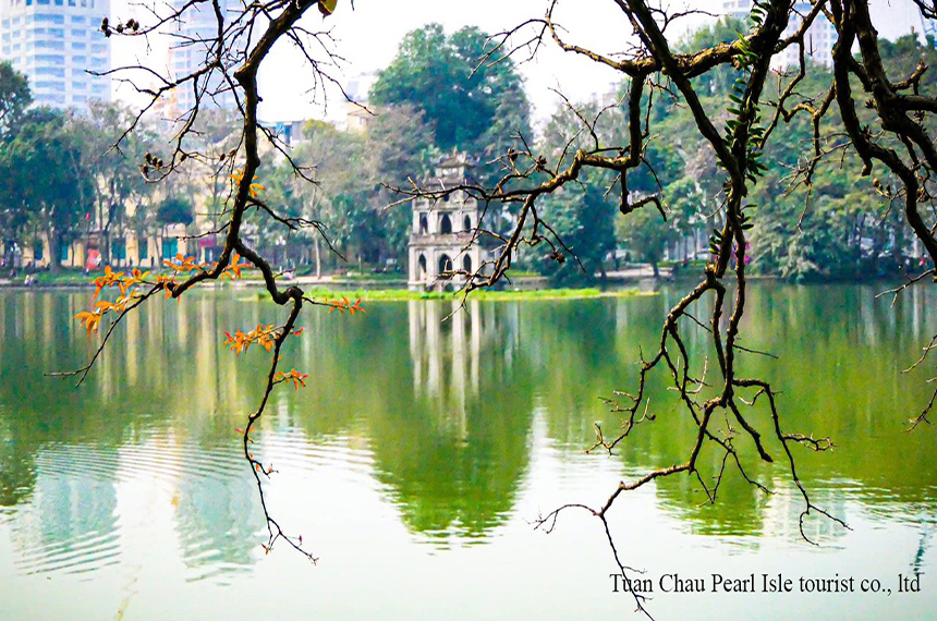 Hoan kiem lake 1